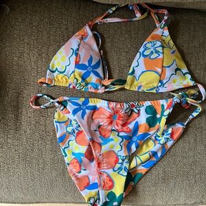 Reversible string bikini set